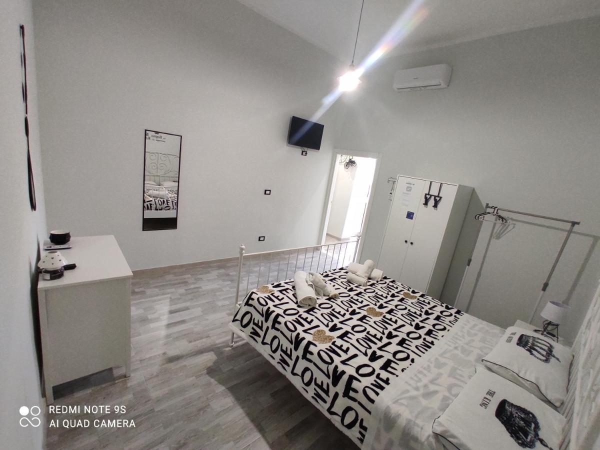 Scacco Matto Holiday House Taranto Phòng bức ảnh