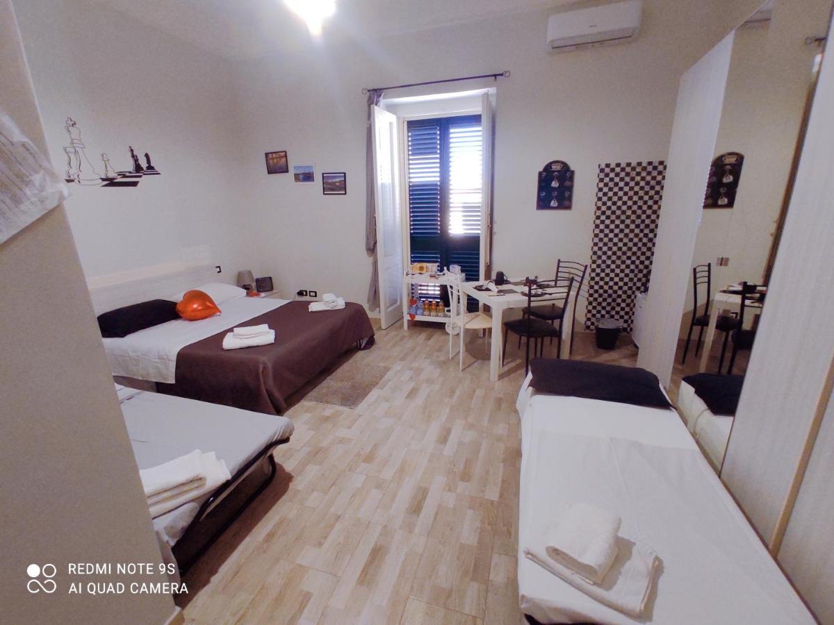 Scacco Matto Holiday House Taranto Ngoại thất bức ảnh